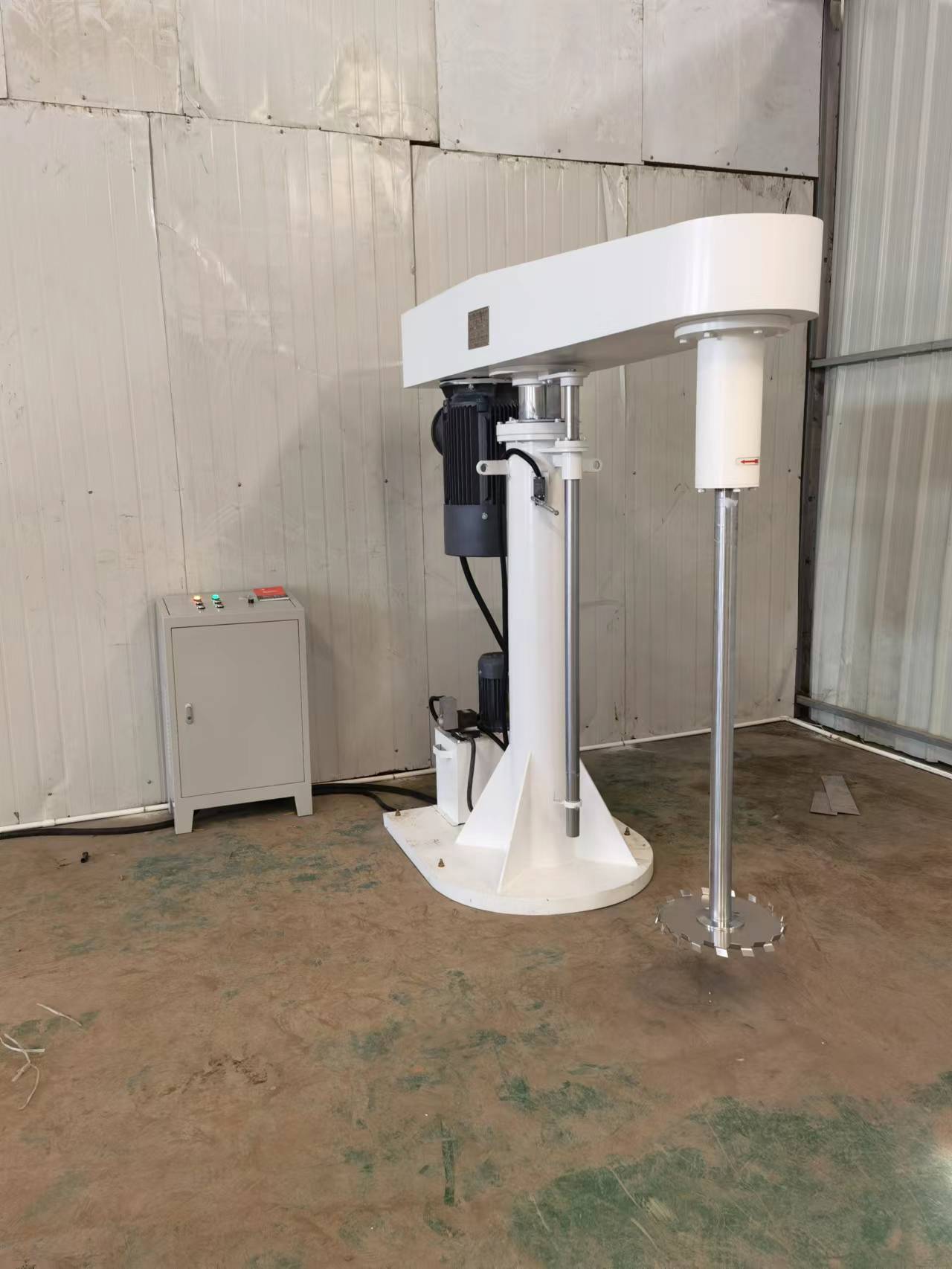 變頻化工級涂料分散設(shè)備與攪拌機的區(qū)別