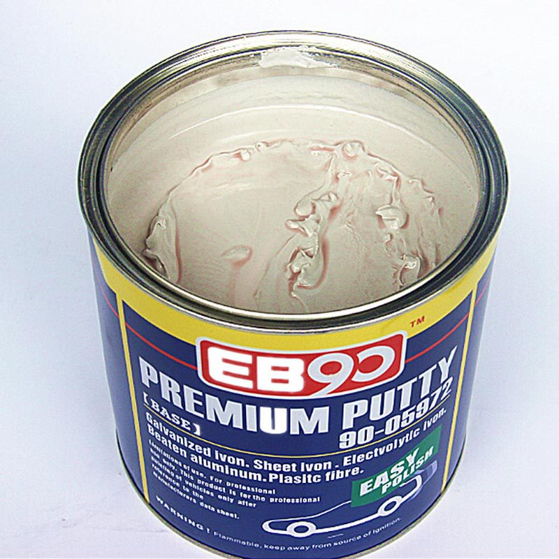 原子灰俗稱(chēng)膩?zhàn)樱址Q(chēng)不飽和聚酯樹(shù)脂膩?zhàn)?，英文名：Poly-Putty Base, 是發(fā)展較快的一種新型嵌填材料，能很好地附著在物體表面，并在干燥過(guò)程中不產(chǎn)生裂紋。 