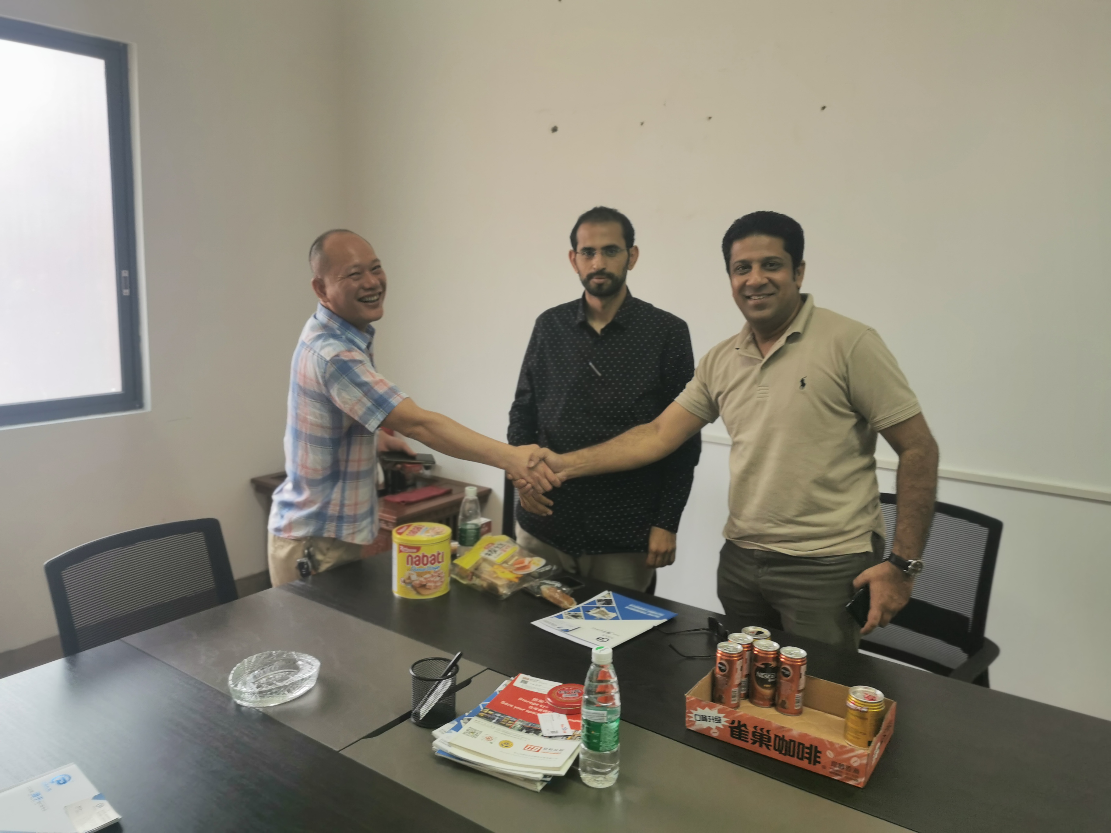 發(fā)往 迪拜 阿聯(lián)酋 高速分散機(jī) 及蝶式攪拌機(jī)采購(gòu)項(xiàng)目(圖1)