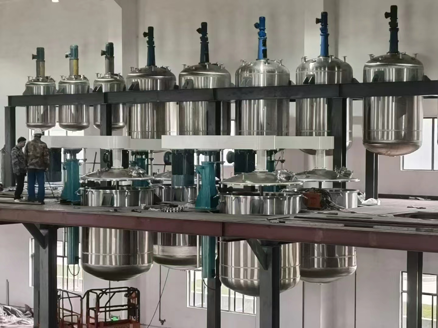 廣東肇慶 歌麗斯化學(xué) 環(huán)氧防腐漆生產(chǎn)平臺 工程案例