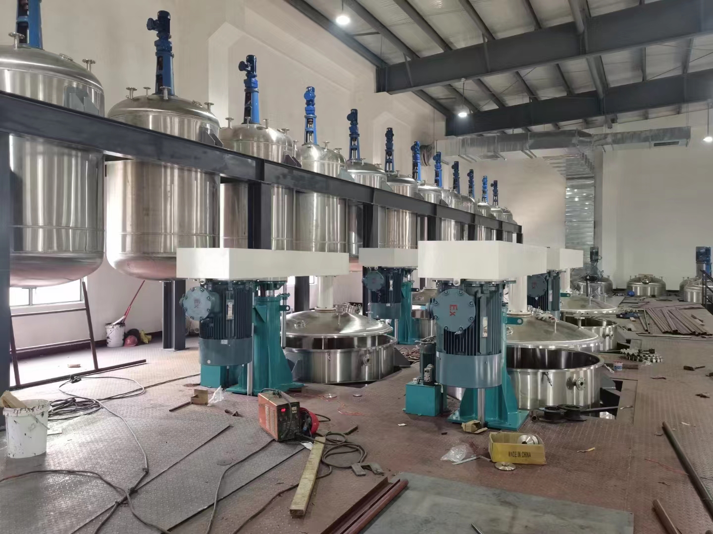 廣東肇慶 歌麗斯化學(xué) 環(huán)氧防腐漆生產(chǎn)平臺 工程案例(圖2)